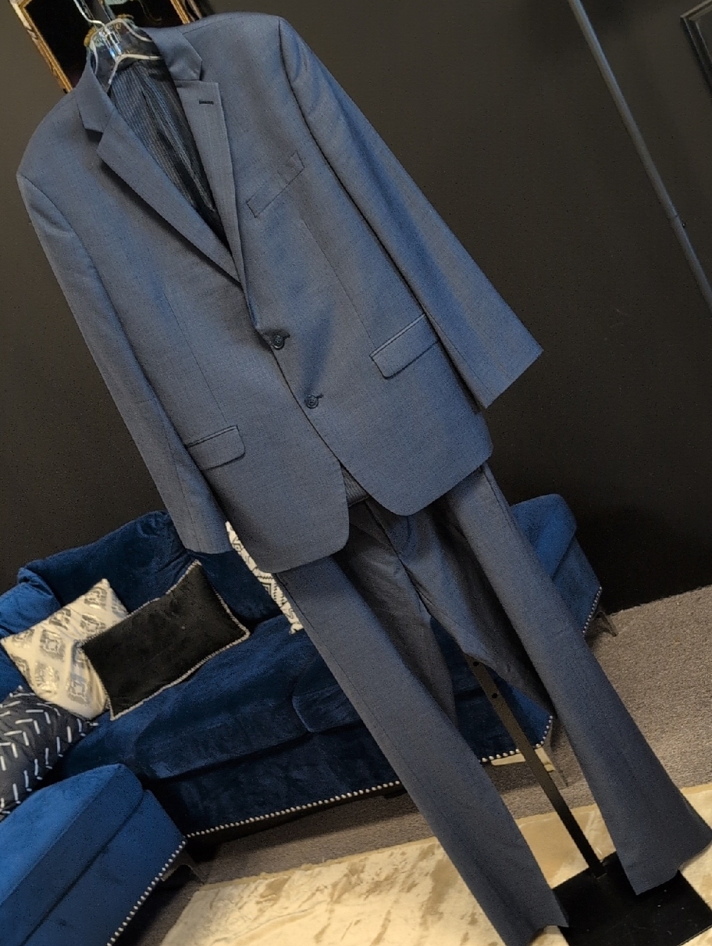Calvin Klein Navy Blue Two-Piece Suit - Notch Lapel Blazer & Trousers